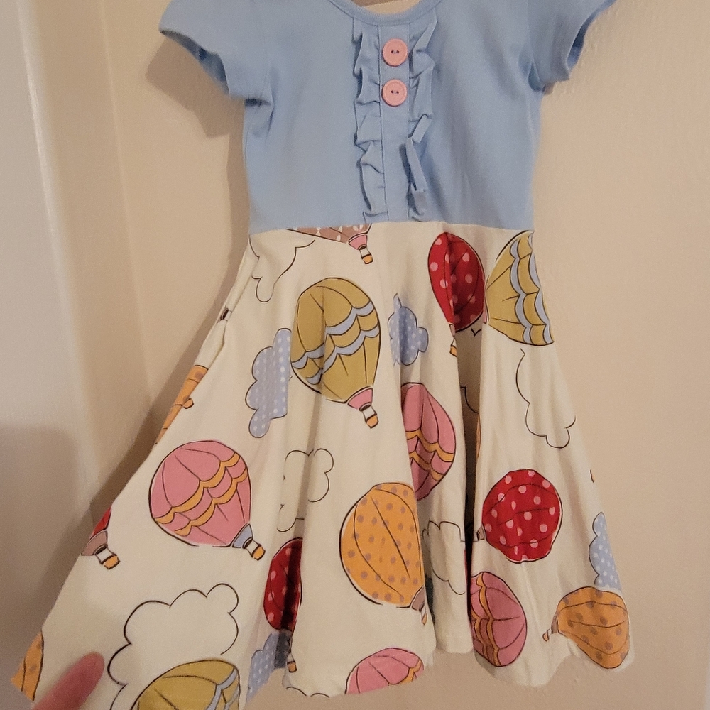 Dresses - Picture 3 of 4